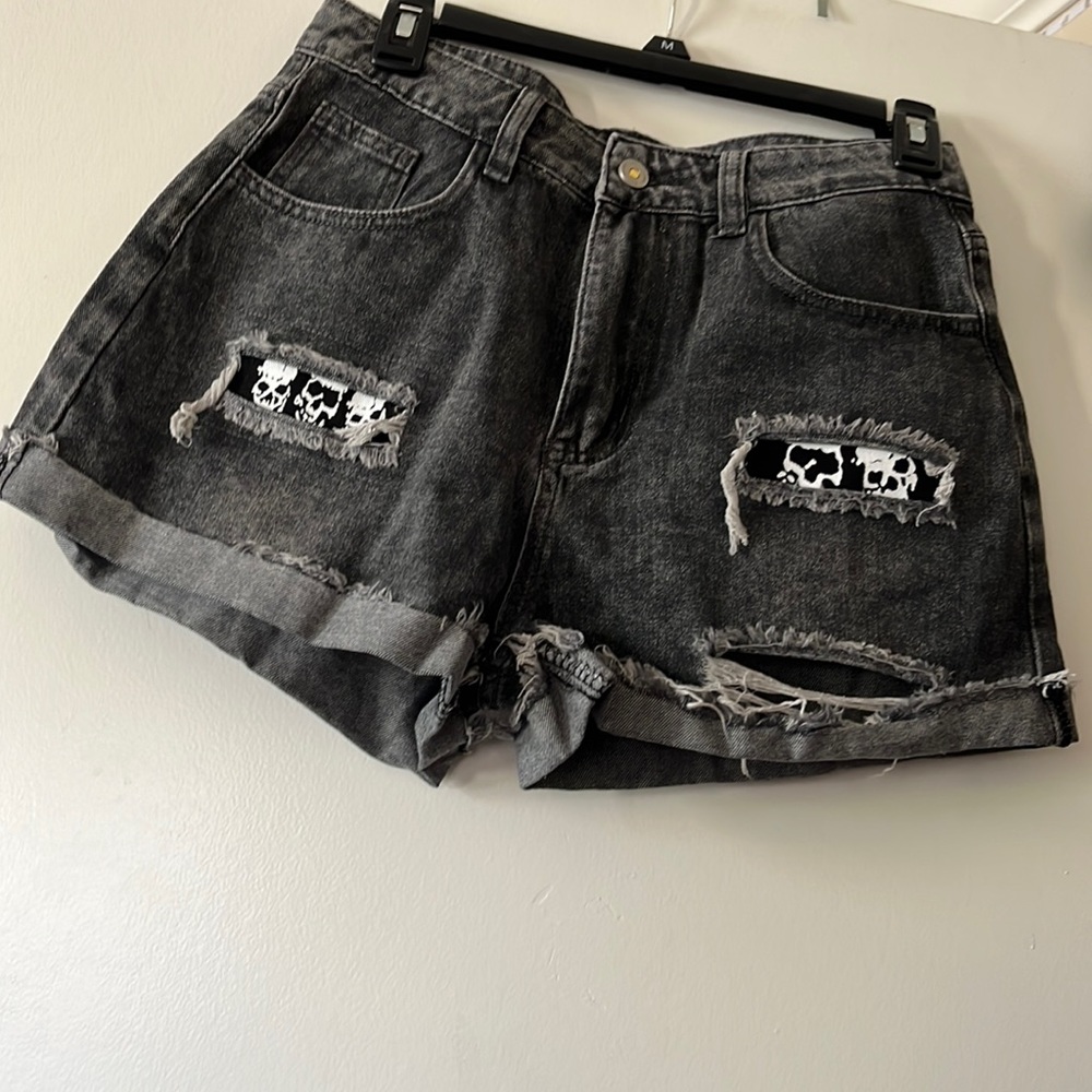 Skull shorts